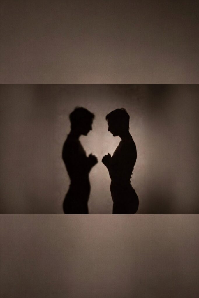 Silhuetas representando o padrão de atrair sempre o mesmo tipo de pessoa em relacionamentos